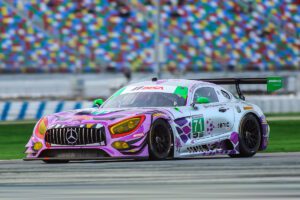 With a careful look, you'll see the heat from the radiator being expelled over the hood and roof of the AMG Mercedes.