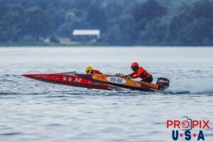 Amateur racers in boats 91-M and 44-M at the 2024 Lake Guntersville Alabama Hydrofest