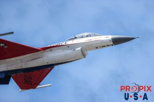 I see you down there..! A close up view of F-16 Falcon Demonstrator Aircraft, piloted by Major Taylor "FEMA" Hiester doing a low, fairly slow pass over show center while waving to the crowd at the 2025 Sun N Fun airshow in Lakeland Florida. Aircraft code: F16 Airport Code(s): KLAL, LAL