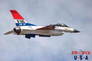 Parade wave..! F-16 Falcon Demonstrator Aircraft, piloted by Major Taylor "FEMA" Hiester is doing a low fairly slow pass over show center while waving to the crowd at the 2025 Sun N Fun airshow in Lakeland Florida. Aircraft code: F16 Airport Code(s): KLAL, LAL