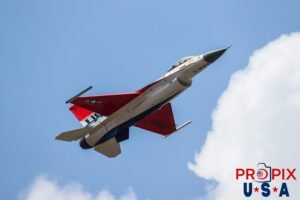 Slow dancin..! F-16 Falcon Demonstrator Aircraft, piloted by Major Taylor "FEMA" Hiester is doing a low fairly slow pass over show center during the 2025 Sun N Fun airshow in Lakeland Florida. Aircraft code: F16 Airport code(s): KLAL, LAL