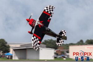 Slide on by..! Skip Stewart performs a super low altitude knife edge pass in his 2011 Pitts S-2 aircraft at the Sun N Fun airshow in Lakeland Florida. Aircraft code: PTS2 Airport code(s): KLAL, LAL