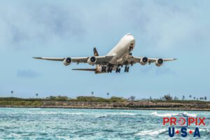UPS 747 N621UP Departing Honolulu's 8L runway.