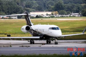 N572FX 2014 Bombardier Challenger 350 CL35 Flex Jet PDK (KPDK) Peachtree Dekalb airport Atlanta Georgia Photo Date: 8-18-2025