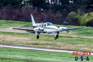 N56KM 1983 Beech Baron 58 BE58 PDK (KPDK) Peachtree Dekalb airport Atlanta Georgia Photo date: 12-19-2021