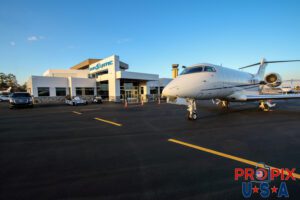 N457WB 2016 Bombardier Challenger 300 CL30 PDK (KPDK) Peachtree Dekalb airport Atlanta Georgia Photo date: 2-3-2019