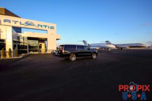 N457WB 2016 Bombardier Challenger 300 CL30 PDK (KPDK) Peachtree Dekalb airport Atlanta Georgia Photo date: 2-3-2019