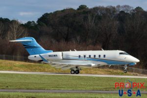N63WR 2017 Bombardier Challenger 300 CL30 PDK (KPDK) Peachtree Dekalb airport Atlanta Georgia Photo date: 12-19-2021