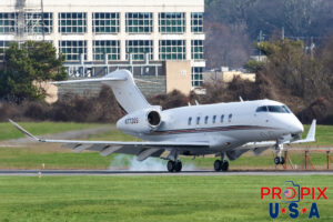N772QS 2015 Bombardier Challenger 300 CL30 NetJets PDK (KPDK) Peachtree Dekalb airport Atlanta Georgia Photo date: 12-27-2023