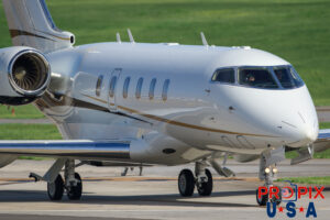 N350LT 2017 Bombardier Challenger 300 CL30 PDK (KPDK) Peachtree Dekalb airport Atlanta Georgia Photo date: 11-16-2023