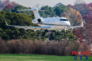 N883TR 2010 Bombardier Challenger 300 CL30 PDK (KPDK) Peachtree Dekalb airport Atlanta Georgia Photo date: 12-8-2023