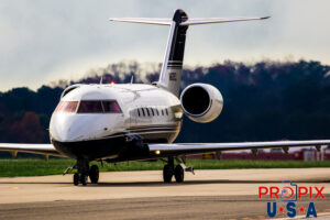 N605CL 2012 Bombardier Challenger 600 CL60 PDK (KPDK) Peachtree Dekalb airport Atlanta Georgia Photo date: 12-8-2023