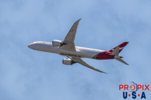 VH-ZNI 2019 Boeing 787 Dreamliner B787 Qantas Airlines Country of registration: Australia HNL (PHNL) Honolulu Hawaii International Airport Photo date: 9-23-2024