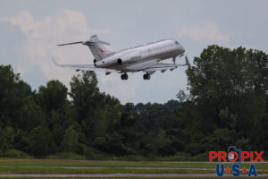 N551XJ 2011 Bombardier Challenger 300 CL30 Vista Jet PDK (KPDK) Peachtree Dekalb airport Atlanta Georgia Photo date: 7-23-2024