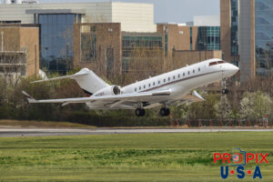 N121QS 2022 Bombardier Global Express GLEX NetJets PDK (KPDK) Peachtree Dekalb airport Atlanta Georgia Photo date: 3-13-2025