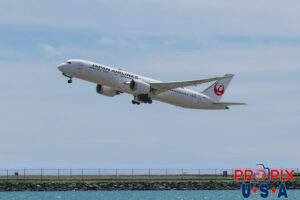 JA-875J 2018 Boeing 787 Dreamliner B787 Japan Airlines JAL HNL (PHNL) Honolulu Hawaii International Airport Photo date: 9-24-2024