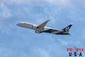 ZK-NZL 2017 Boeing 787 Dreamliner B787 Air New Zealand HNL (PHNL) Honolulu Hawaii International Airport Photo date: 9-24-2024