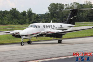 N25WC 1998 Raytheon Super King Air 200 BE20 PDK (KPDK) Peachtree Dekalb airport Atlanta Georgia Photo date: 7-23-2024