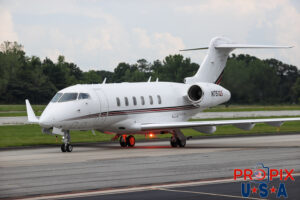 N751QS 2017 Bombardier Challenger 350 CL35 NetJets PDK (KPDK) Peachtree Dekalb airport Atlanta Georgia Photo date: 7-23-2024