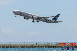 HL-7783 Boeing 777-300ER B777 Korean Air HNL (PHNL) Honolulu Hawaii International Airport Photo date: 9-26-2024