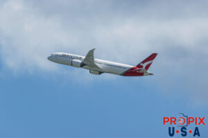 VH-ZNN Boeing 787 Dreamliner Qantas Airways Country of registration: Australia HNL (PHNL) Honolulu Hawaii International Airport Photo date: 9-29-2024