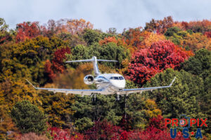 N883TW 2017 Bombardier Challenger 350 CL35 PDK (KPDK) Peachtree Dekalb airport Atlanta Georgia Photo date: 12-1-2024