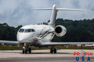 N7JG 2018 Bombardier Challenger 300 CL30 PDK (KPDK) Peachtree Dekalb airport Atlanta Georgia Photo date: 7-7-2024