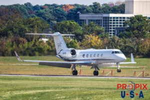 NOTICE THE REVERSERS ARE IN THE PROCESS OF DEPLOYING BEFORE TOUCHDOWN..! N44CE 1989 Gulfstream GIV GLF4 Global Air Charters PDK (KPDK) Peachtree Dekalb airport Atlanta Georgia Photo date: 11-27-2024