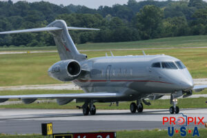 N343JE 2014 Bombardier Challenger 300 CL30 Vista Jet PDK (KPDK) Peachtree Dekalb airport Atlanta Georgia Photo date: 8-21-2024