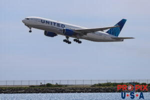 N215UA 2000 Boeing 777 B777 United Airlines HNL (PHNL) Honolulu Hawaii International Airport Photo date: 10-21-2024