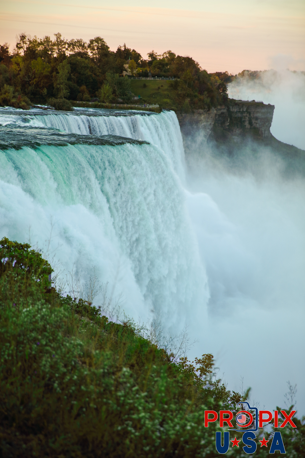 Niagara falls at dawn Photo date: 10-2-2025
