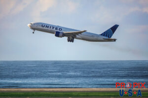 N212UA 2000 Boeing 777 B777 United Airlines HNL (PHNL) Honolulu Hawaii International Airport Photo date: 10-20-2024