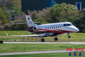 N723RH 2002 Gulfstream G200 G200 PDK (KPDK) Peachtree Dekalb airport Atlanta Georgia Photo date: 4-4-2024 On this day winds were gusting up to 40 knots. A last second gust of wind gave the pilots an eye opener as they were just about to touchdown.