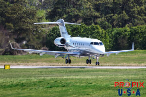 N707KG 2009 Bombardier Challenger 300 CL30 PDK (KPDK) Peachtree Dekalb airport Atlanta Georgia Photo date: 4-4-2024 On this day winds were gusting up to 40 knots. This was the second nose gear first landing of the day.