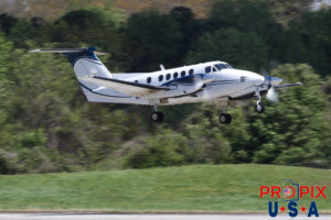 N825ST 1989 Beechcraft Super King Air 200 BE20 PDK (KPDK) Peachtree Dekalb airport Atlanta Georgia Photo date: 4-4-2024 On this day winds were gusting up to 40 knots.