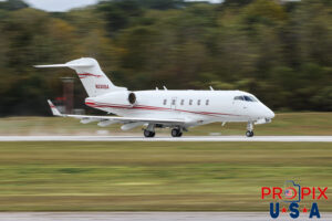 N330SA 2013 Bombardier Challenger 350 CL35 PDK (KPDK) Peachtree Dekalb airport Atlanta Georgia Photo Date: 10-30-2025