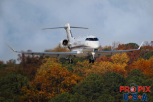 N792QS 2016 Bombardier Challenger 300 CL30 NetJets PDK (KPDK) Peachtree Dekalb airport Atlanta Georgia Photo Date: 11-15-2025