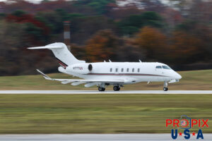 N777QS 2015 Bombardier Challenger 300 CL30 NetJets PDK (KPDK) Peachtree Dekalb airport Atlanta Georgia Photo Date: 11-21-2025